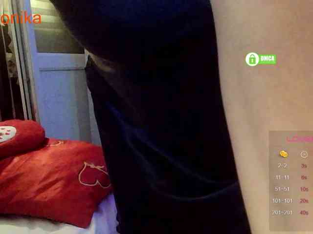 Desirable3 live female cam on bongacams