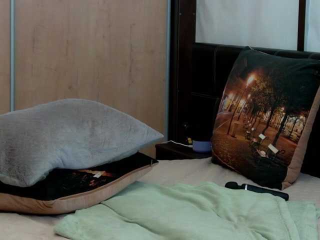 IrennaShine live webcam show