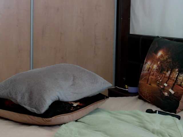 IrennaShine live webcam show