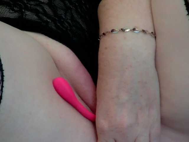 IvettaShine live cam on BongaCams