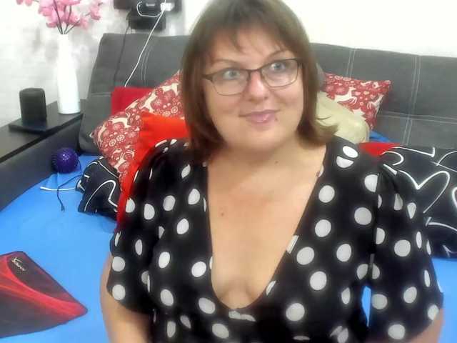 KyliePage1