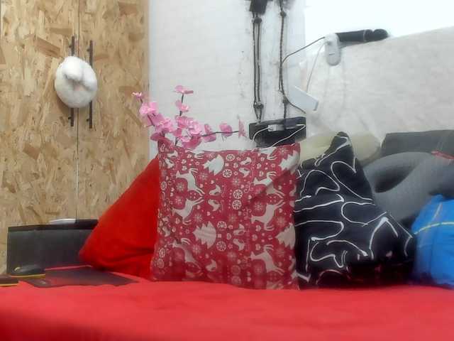 kyliepage1 cam belle