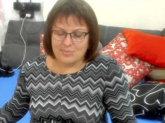 KyliePage1 live cam preview