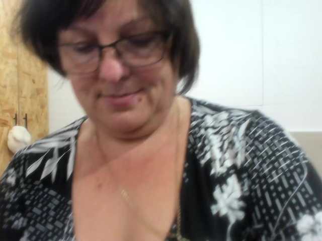 KyliePage1