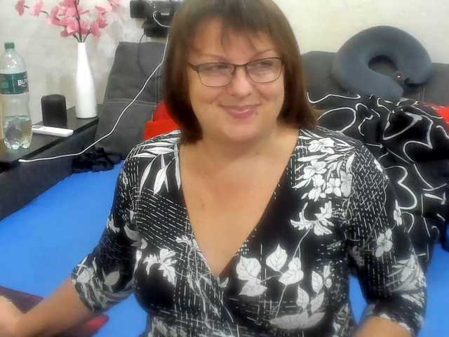 KyliePage1, en directo ahora en BongaCams