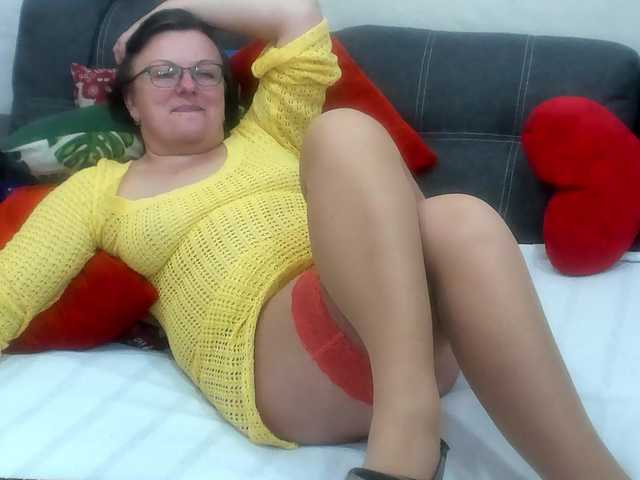 KyliePage1 live cam