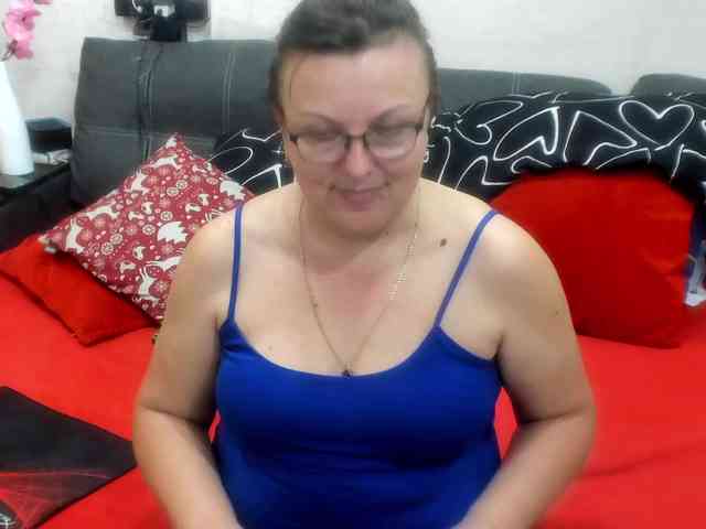 KyliePage1 webcam