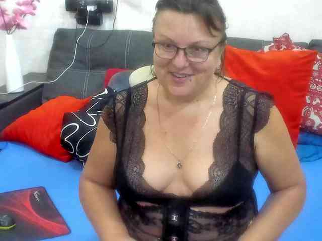 KyliePage1 webcam