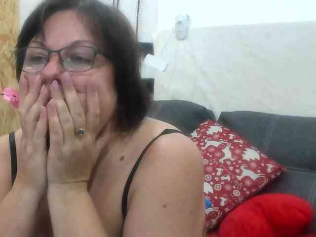 KyliePage1 webcam