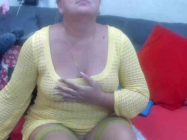 KyliePage1 webcam
