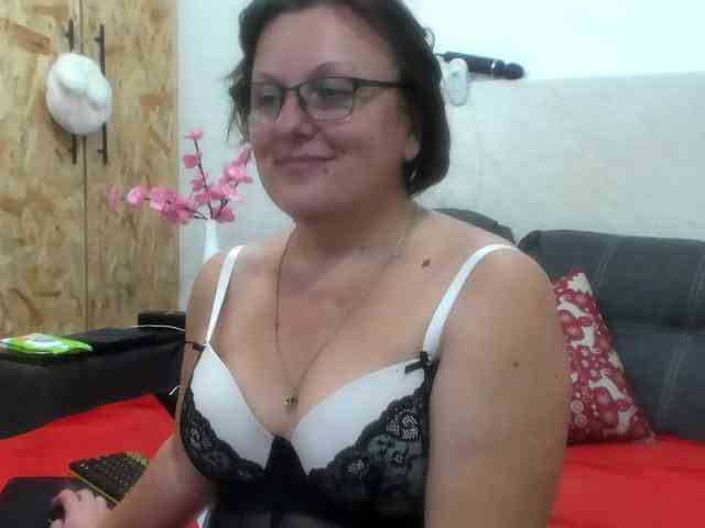 KyliePage1 KyliePage1