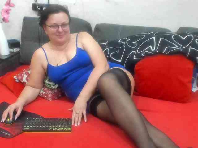 KyliePage1 webcam