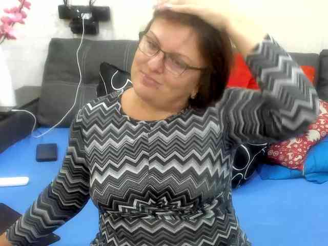 KyliePage1 webcam