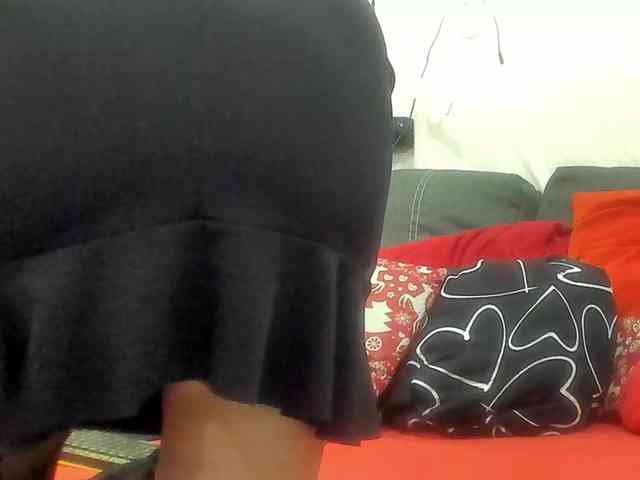 KyliePage1 webcam