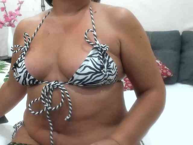 KyliePage1 webcam