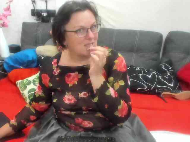KyliePage1 KyliePage1
