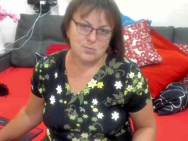 KyliePage1 webcam