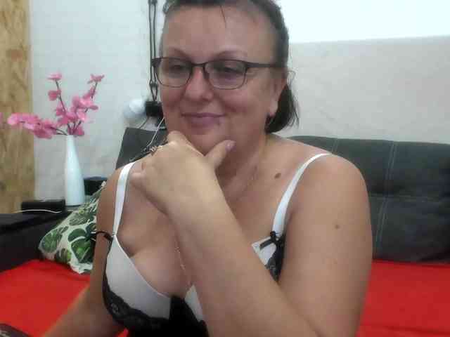 KyliePage1 webcam