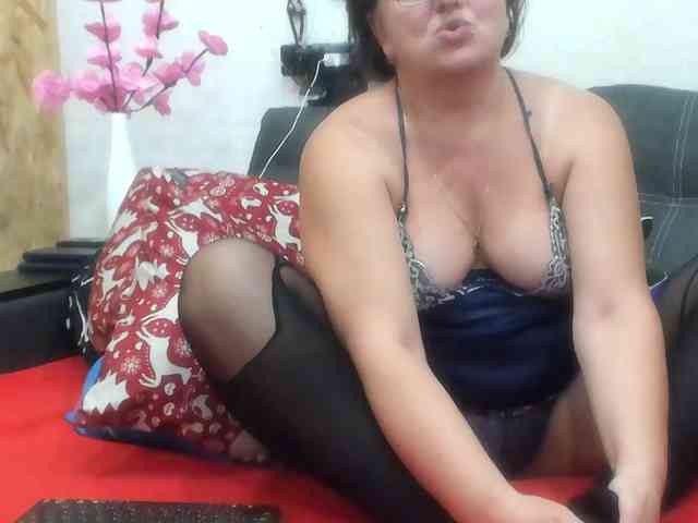 KyliePage1 webcam
