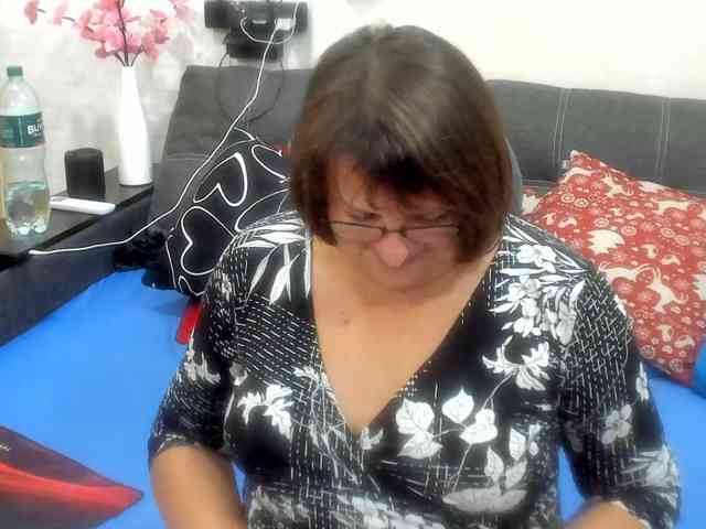 KyliePage1 KyliePage1