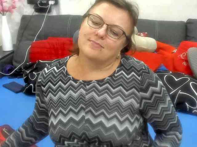 KyliePage1 KyliePage1