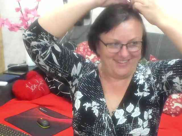 KyliePage1 webcam
