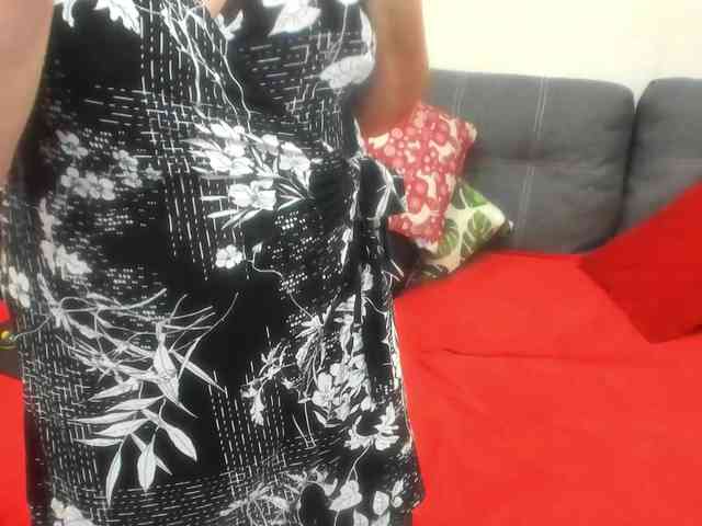 KyliePage1 webcam