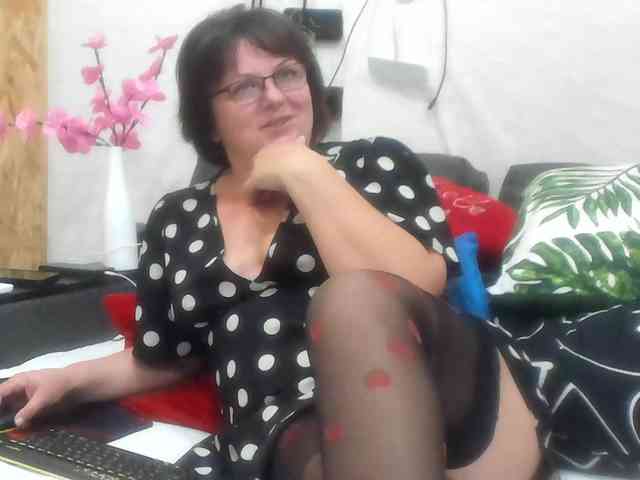 KyliePage1 webcam