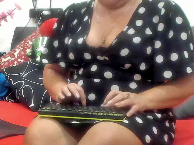 KyliePage1 Sex Cam Show