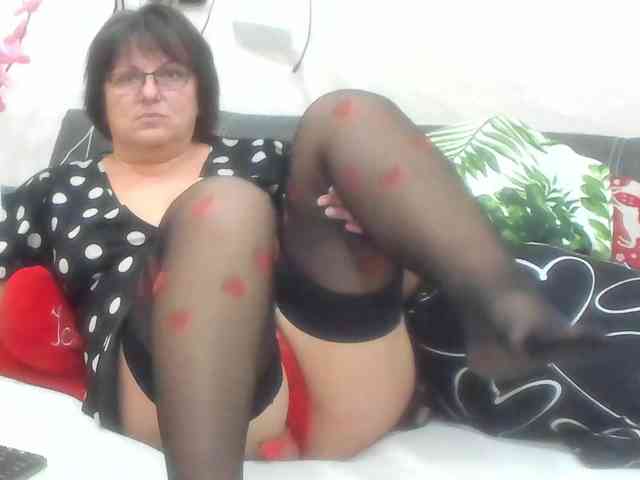 KyliePage1 webcam