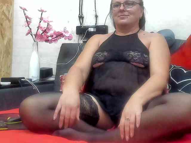 KyliePage1 Sex Cam Show