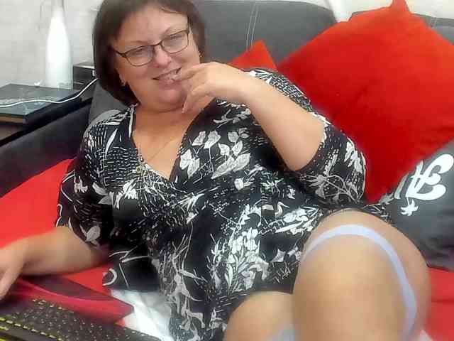 KyliePage1 webcam