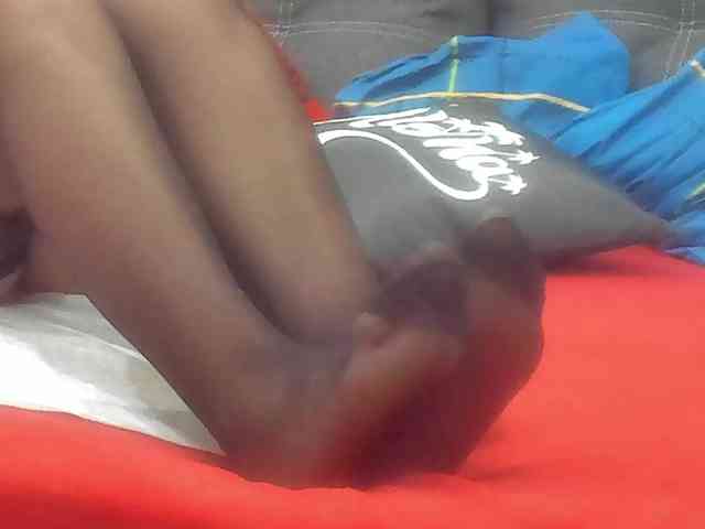 KyliePage1 webcam