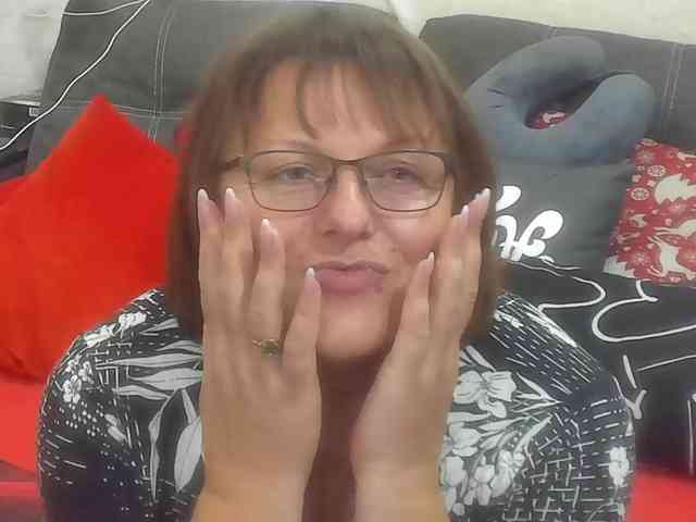 KyliePage1 webcam