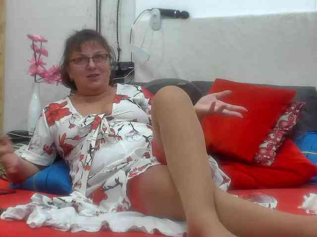 KyliePage1 webcam