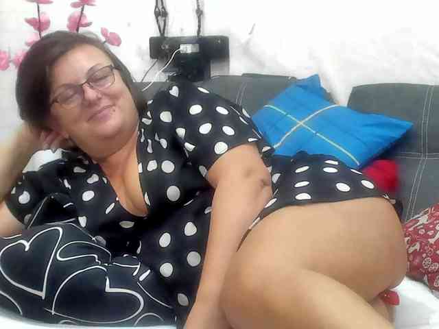 KyliePage1 webcam
