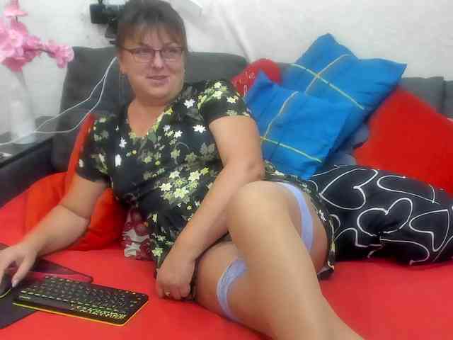KyliePage1 webcam