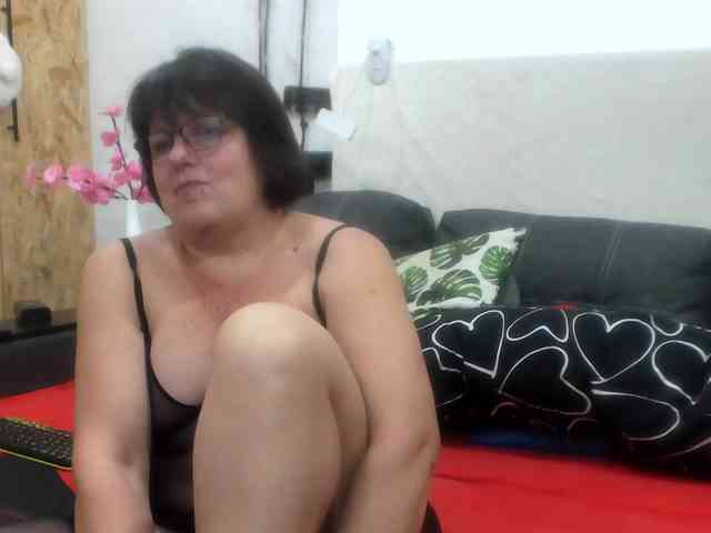 KyliePage1 webcam