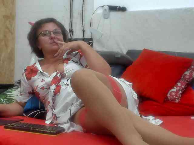 KyliePage1 webcam