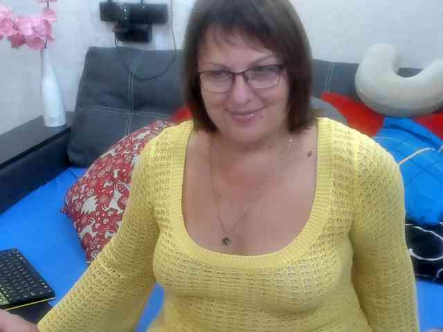 KyliePage1 webcam
