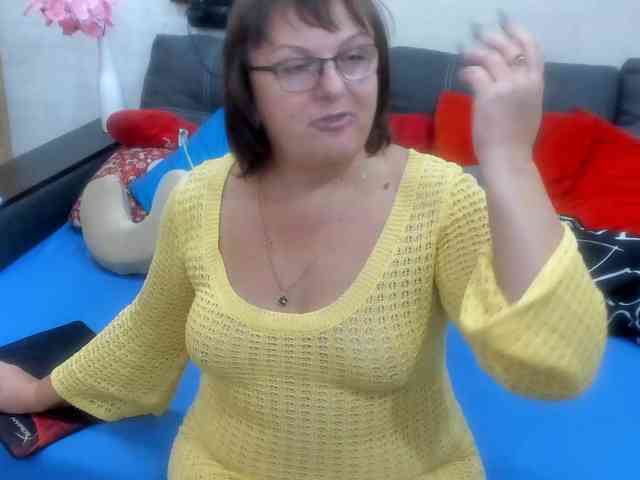 online nude cam KyliePage1