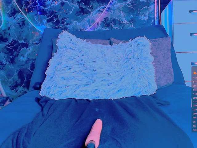 23-Mandarinka live cam on BongaCams