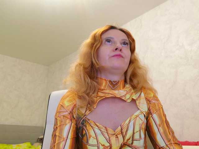 ladybigsmile's BongaCams show and profile