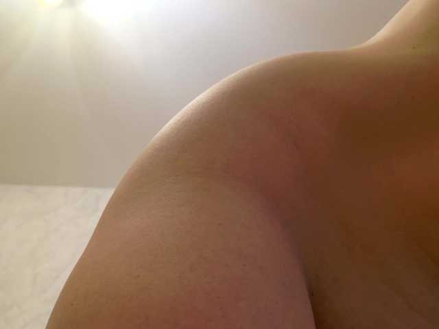 ladybigsmile's BongaCams show and profile