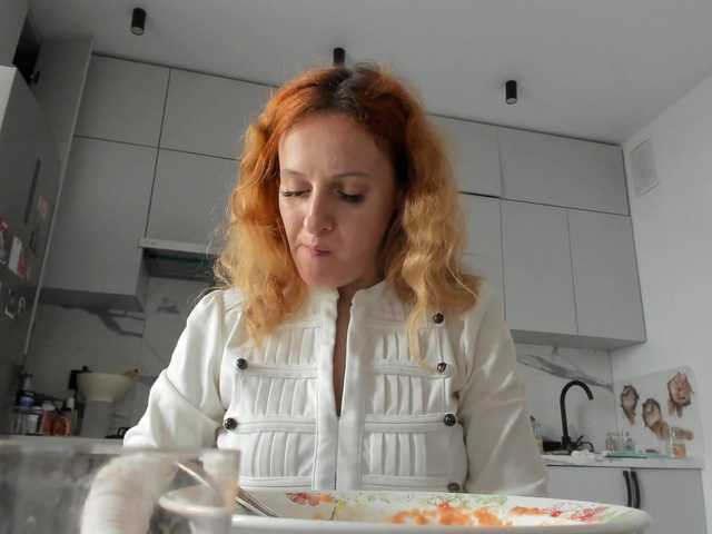 ladybigsmile's BongaCams show and profile