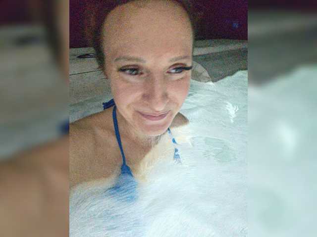 ladybigsmile live cam on BongaCams