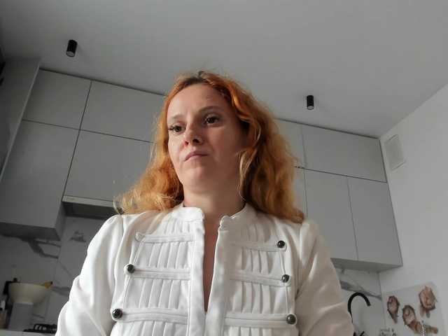 ladybigsmile's BongaCams show and profile