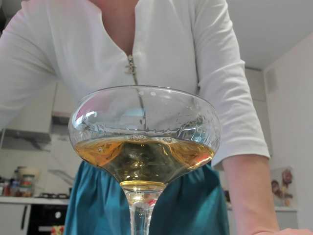 ladybigsmile's BongaCams show and profile