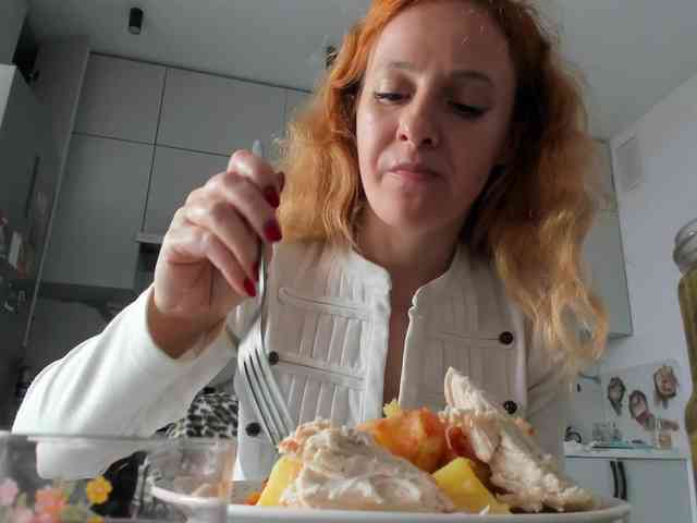 ladybigsmile Live Webcam on BongaCams