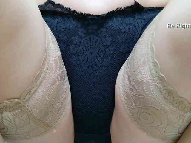 ladybigsmile Live Webcam on BongaCams